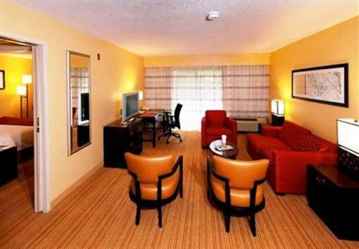 фото отеля Courtyard by Marriott Pensacola