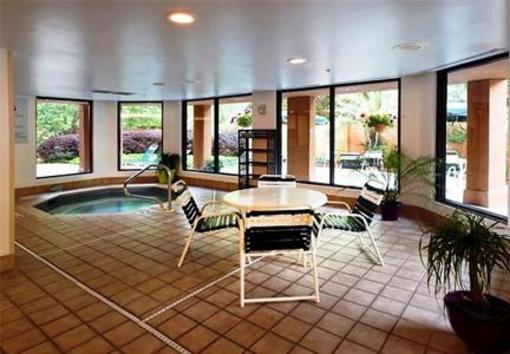 фото отеля Courtyard by Marriott Pensacola