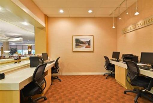 фото отеля BEST WESTERN East Mountain Inn & Suites