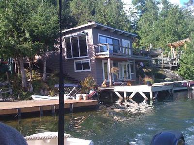 фото отеля Sakinaw Lake Lodge