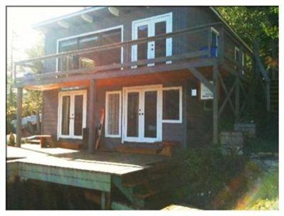 фото отеля Sakinaw Lake Lodge