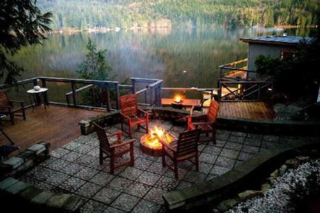 фото отеля Sakinaw Lake Lodge