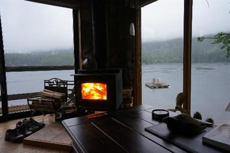 фото отеля Sakinaw Lake Lodge