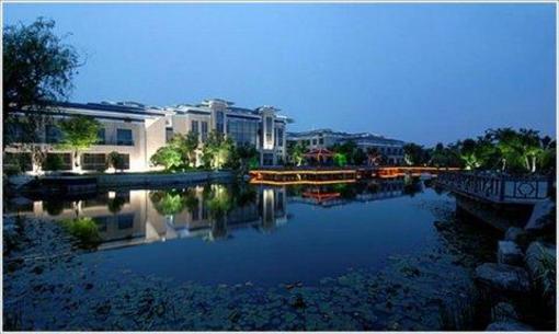 фото отеля Lakeside Jianguo Hotel