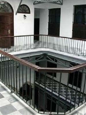 фото отеля Apartamentos Larga 70