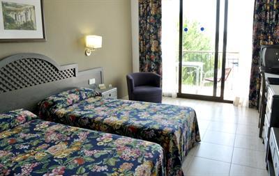 фото отеля Hotel Catalonia Ses Estaques Ibiza