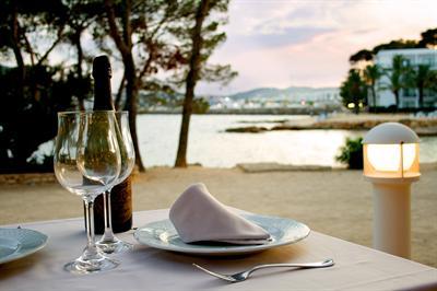 фото отеля Hotel Catalonia Ses Estaques Ibiza