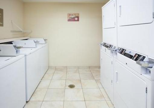 фото отеля Candlewood Suites Warner Robins/Robins AFB