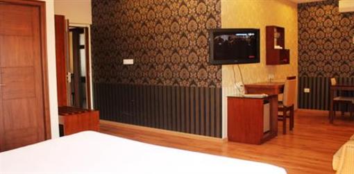 фото отеля 4 in Four Boutique Suites