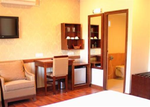 фото отеля 4 in Four Boutique Suites