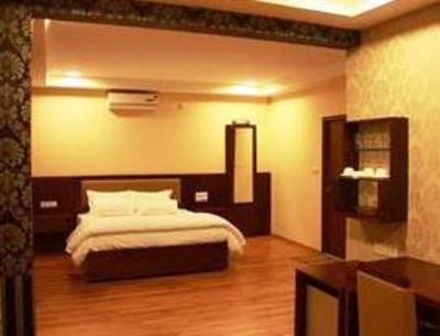 фото отеля 4 in Four Boutique Suites