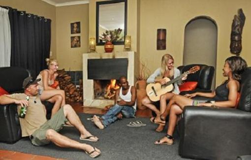 фото отеля Tube n Axe Backpackers Lodge