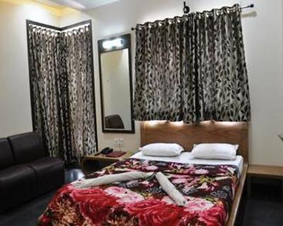 фото отеля Hotel Shradha Saburi Palace