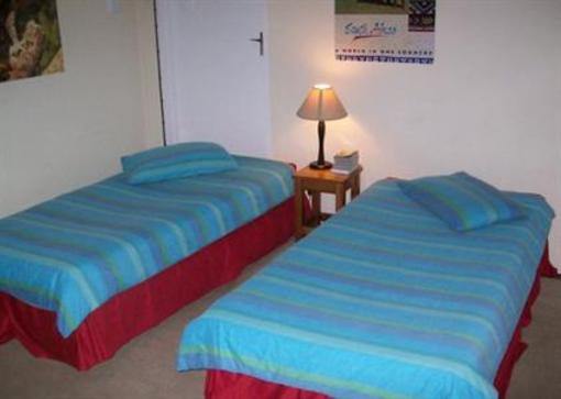 фото отеля Jikeleza Lodge International Backpackers Hostel