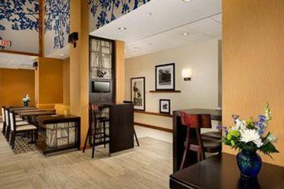 фото отеля Hampton Inn & Suites Gaithersburg N