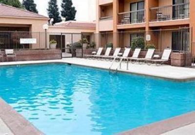 фото отеля Courtyard by Marriott Bakersfield