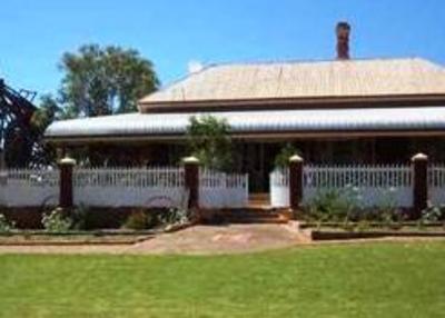 фото отеля Herbert Hoover House B&B
