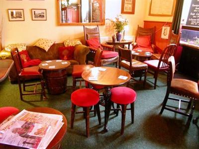 фото отеля Poachers Inn Ide
