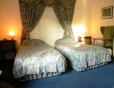 фото отеля Poachers Inn Ide