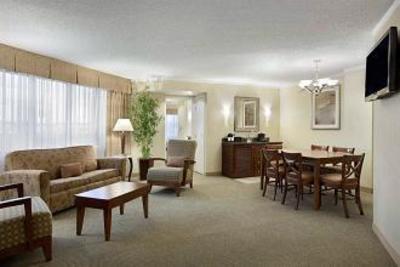 фото отеля Embassy Suites Hotel Denver Tech Center