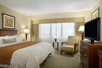 фото отеля Embassy Suites Hotel Denver Tech Center
