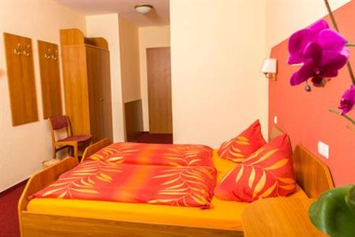 фото отеля Zum Schutzenhaus Pension und Gasthof