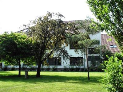 фото отеля Roza Hotel Es Apartmanhaz