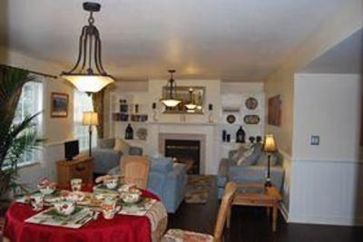 фото отеля Canborough Orchards B&B