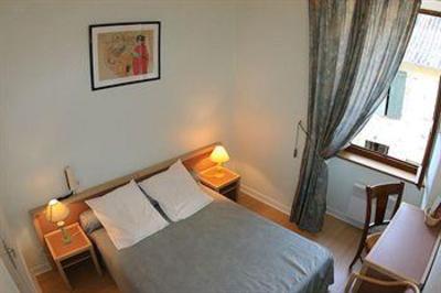 фото отеля Hostellerie Des Lauriers Curvalle