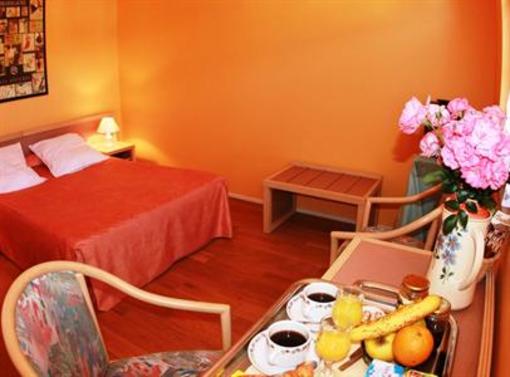 фото отеля Hostellerie Des Lauriers Curvalle