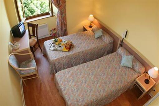 фото отеля Hostellerie Des Lauriers Curvalle