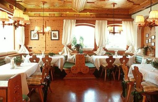 фото отеля Hotel Alpenblick Hippach