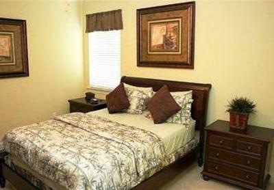 фото отеля ResortQuest Rentals at The Village of Crystal Beach