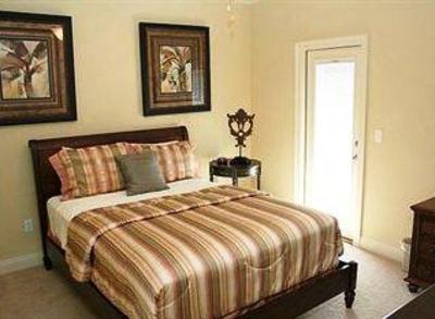 фото отеля ResortQuest Rentals at The Village of Crystal Beach
