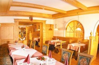 фото отеля Kur und Ferienhotel Alpenhof Bad Kohlgrub