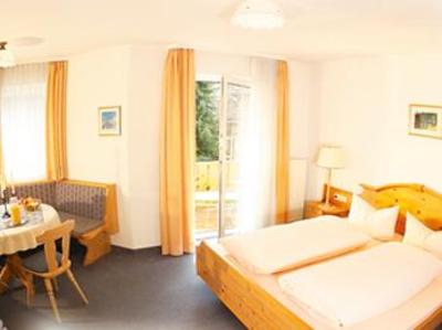 фото отеля Kur und Ferienhotel Alpenhof Bad Kohlgrub