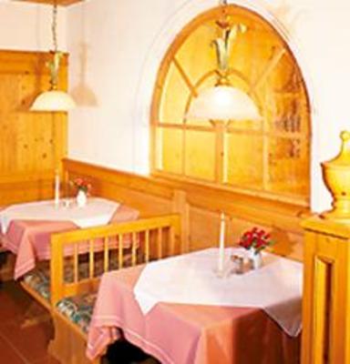 фото отеля Kur und Ferienhotel Alpenhof Bad Kohlgrub