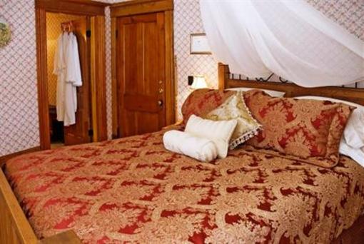 фото отеля Lindsay House Bed and Breakfast