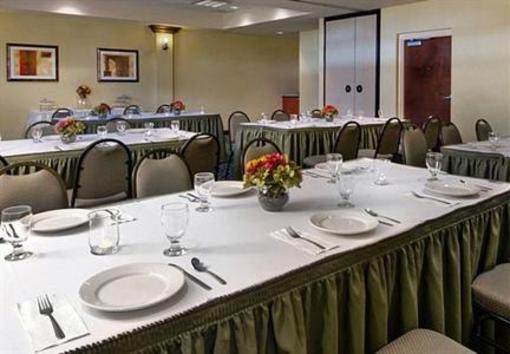 фото отеля SpringHill Suites by Marriott Chicago Elmhurst