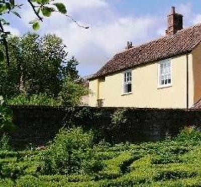 фото отеля Blue Door Cottages At Sherwood