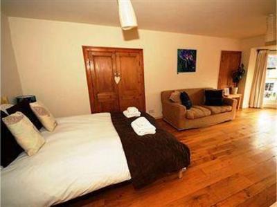 фото отеля Heavens Above Bed & Breakfast Nailsworth