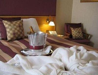 фото отеля The Uplawmoor Hotel
