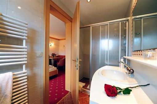 фото отеля Hotel Garni Matschol Serfaus