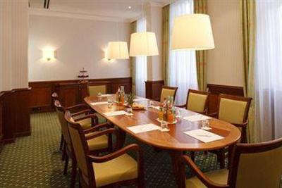фото отеля Hotel Oranien Wiesbaden