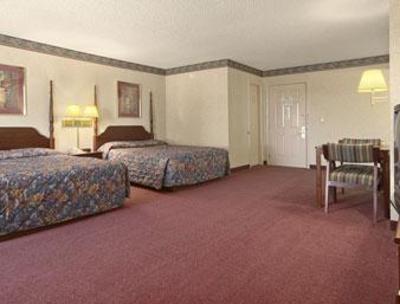 фото отеля Super 8 Lamar