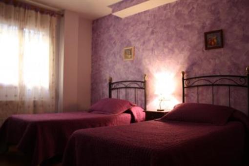 фото отеля Hostal Gudar