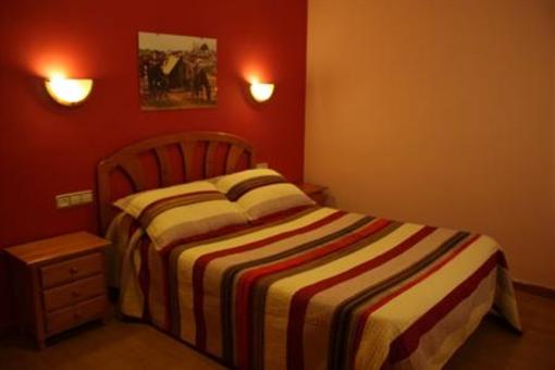 фото отеля Hostal Gudar