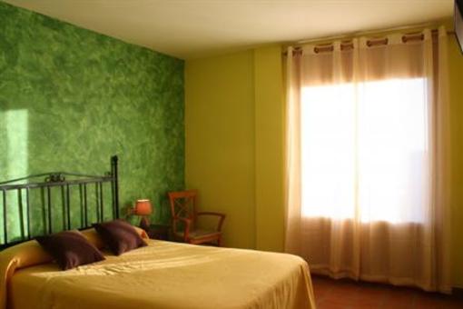 фото отеля Hostal Gudar