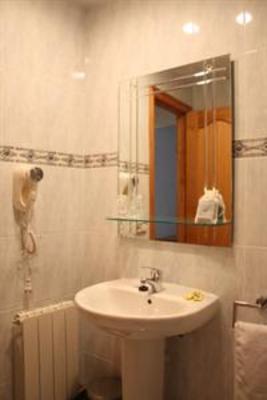 фото отеля Hostal Gudar