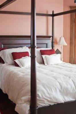 фото отеля Old Coe House Bed and Breakfast